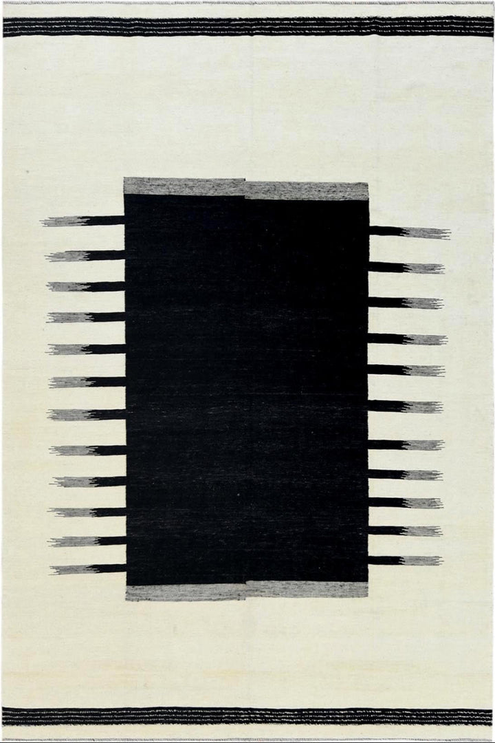 Handwoven Flat-Weave Kilim Rug in white and black 