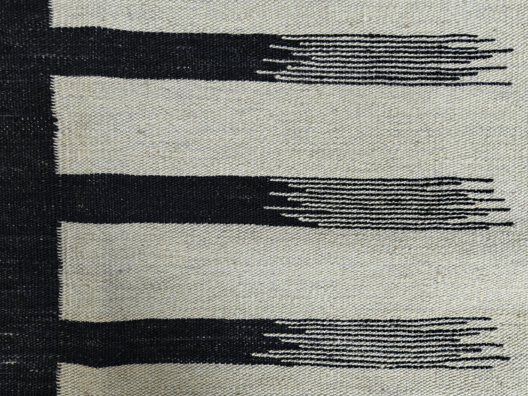 Handwoven Flat-Weave Kilim Rug in white and black 
