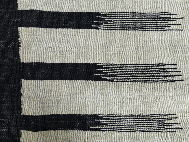 Handwoven Flat-Weave Kilim Rug in white and black 